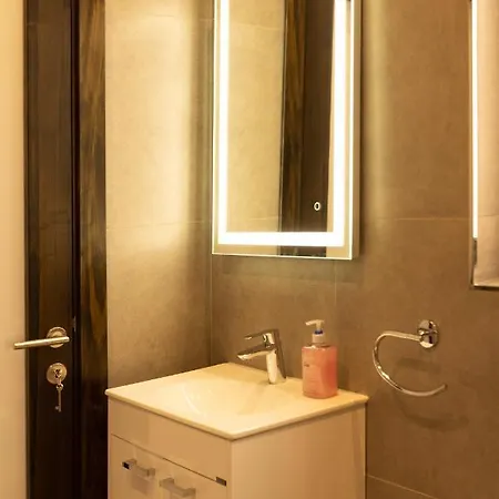 Apartment Collection - San Pawl