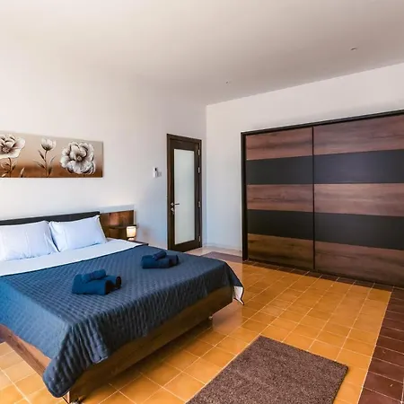 Collection - San Pawl *